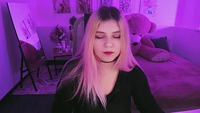 Snapshot of DiaAngell chatting on March 16, 2026, 7:18 pm DiaAngell online show from March 16, 2026, 7:18 pm