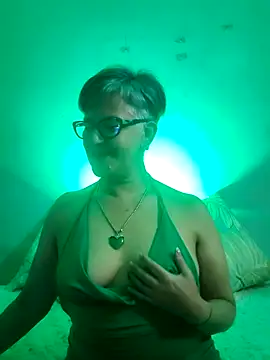 ilonna2025 online show from March 14, 2026, 9:37 am