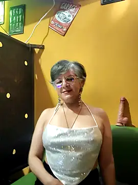 ilonna2025 online show from June 24, 2026, 11:37 pm