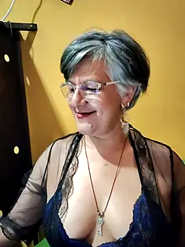 ilonna2025 online show from June 25, 2026, 5:56 am