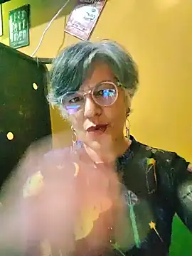 ilonna2025 online show from June 30, 2026, 11:28 pm