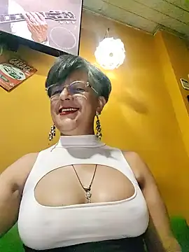 ilonna2025 online show from July 15, 2026, 10:26 pm