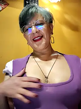 ilonna2025 online show from July 16, 2026, 10:38 pm