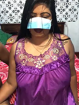 Snapshot of Lovely_WINDI chatting on May 6, 2026, 9:53 pm Lovely WINDI online show from May 6, 2026, 9:53 pm