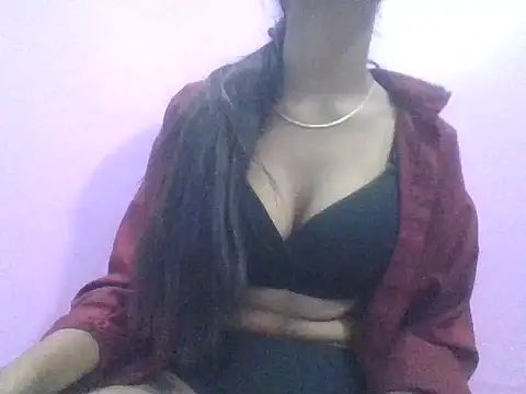 Snapshot of Leoni_G chatting on October 26, 2025, 8:42 am Leoni G online show from October 26, 2025, 8:42 am