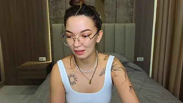 SusannJohnson online show from November 28, 2025, 12:24 am