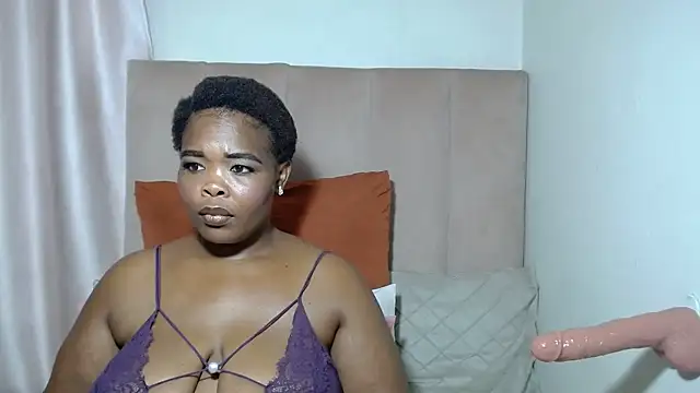 Hazel-nutt online show from February 12, 2025, 7:35 pm