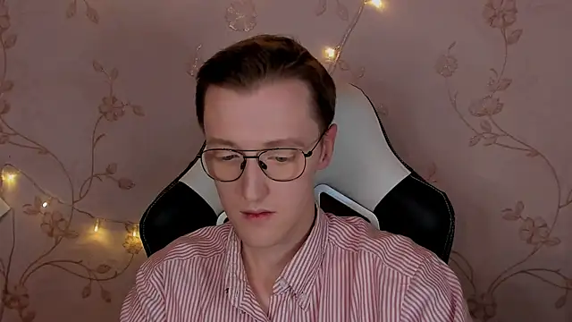 Snapshot of BlondiePrins chatting on January 17, 2025, 4:26 pm BlondiePrins online show from January 17, 2025, 4:26 pm