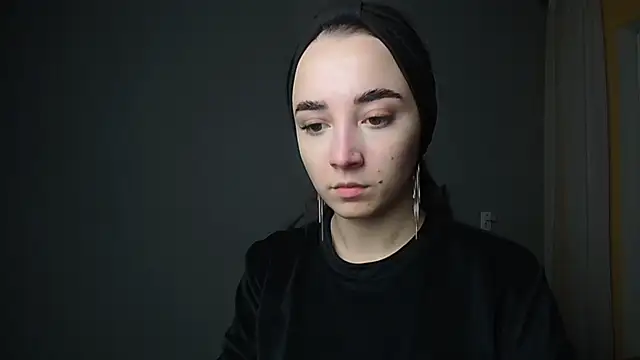 Eva Gloryy online show from February 13, 2025, 5:44 pm