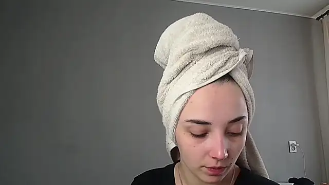 Snapshot of Eva_Gloryy chatting on March 5, 2026, 12:34 pm Eva Gloryy online show from March 5, 2026, 12:34 pm