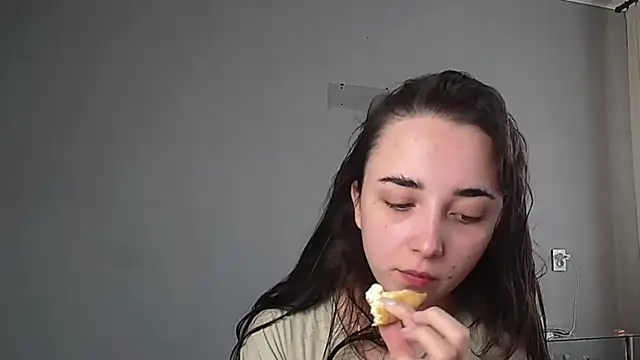 Snapshot of Eva_Gloryy chatting on March 8, 2026, 12:53 pm Eva Gloryy online show from March 8, 2026, 12:53 pm