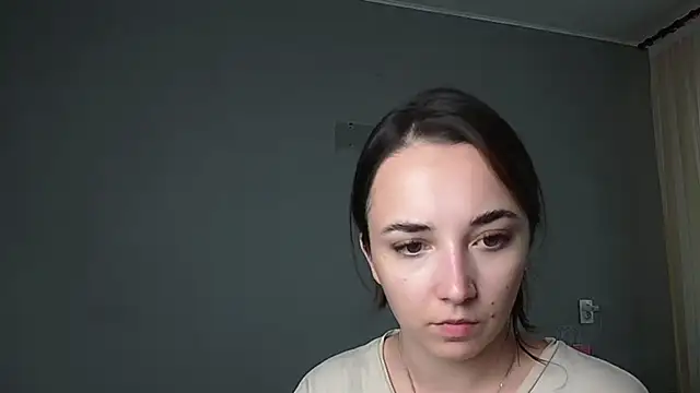 Eva Gloryy online show from June 11, 2026, 3:21 pm