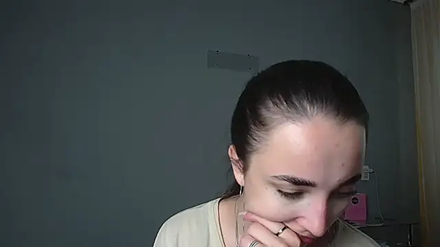 Eva Gloryy online show from June 23, 2026, 9:40 am