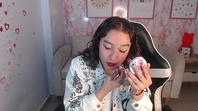 kassandra ch  online show from March 14, 2025, 4:19 pm