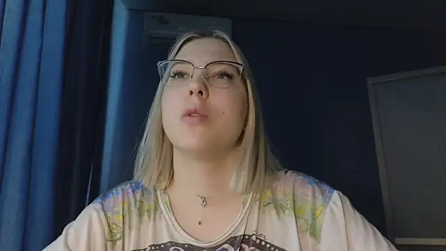 HotBrandyX online show from November 10, 2025, 7:51 am