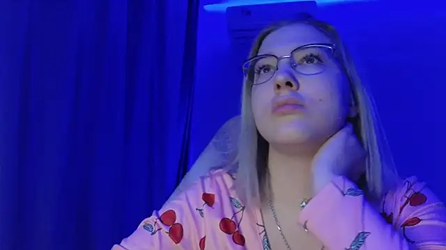 HotBrandyX online show from January 13, 2026, 11:15 am