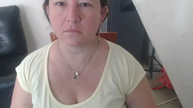 Yohis Kiut25 online show from October 7, 2025, 6:38 pm