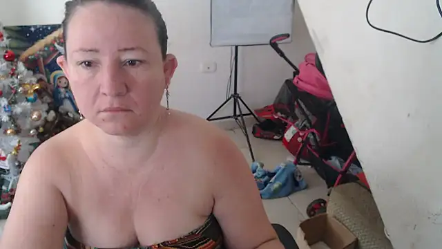 Yohis Kiut25 online show from November 22, 2025, 5:01 pm