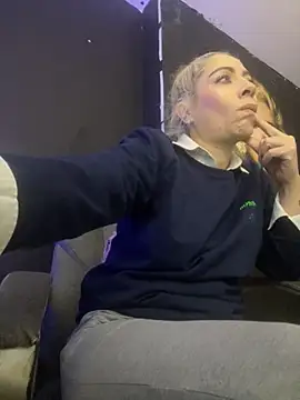 viktoria davis  online show from October 24, 2025, 12:30 am