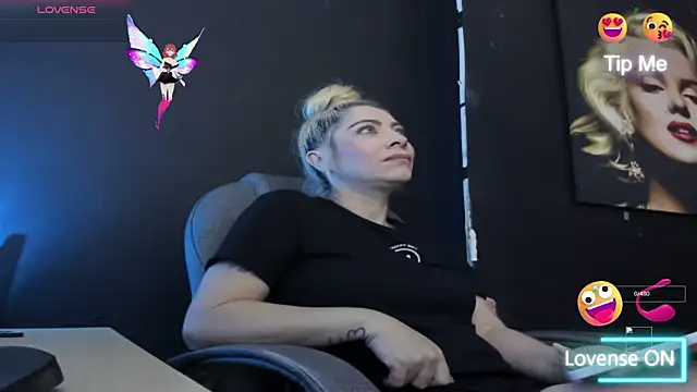 viktoria davis  online show from November 6, 2025, 11:04 pm