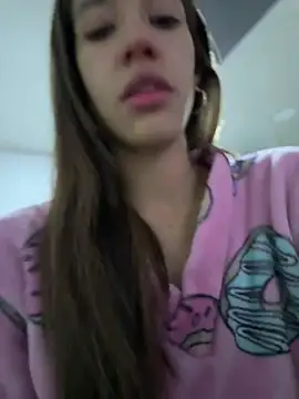 Snapshot of zoe_storm chatting on January 21, 2025, 2:43 am zoe storm online show from January 21, 2025, 2:43 am