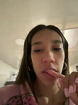 Snapshot of zoe_storm chatting on January 21, 2025, 7:06 pm zoe storm online show from January 21, 2025, 7:06 pm