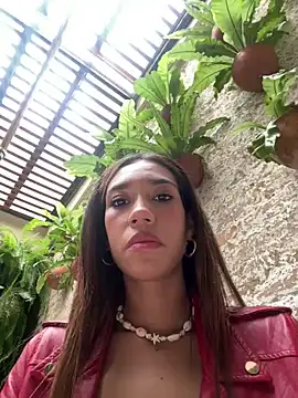 Snapshot of zoe_storm chatting on January 24, 2025, 8:32 pm zoe storm online show from January 24, 2025, 8:32 pm