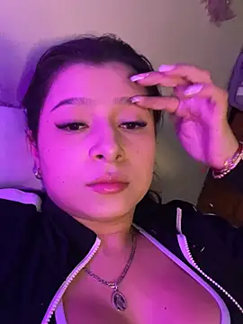 Snapshot of _Amber_Brown chatting on October 16, 2025, 8:48 am  Amber Brown online show from October 16, 2025, 8:48 am