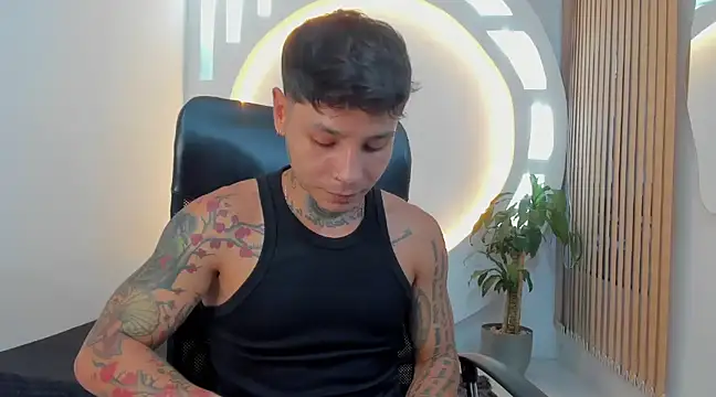 Snapshot of tattokoi chatting on January 17, 2025, 10:56 pm tattokoi online show from January 17, 2025, 10:56 pm