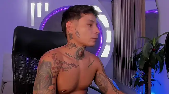 Snapshot of tattokoi chatting on March 19, 2025, 1:32 am tattokoi online show from March 19, 2025, 1:32 am