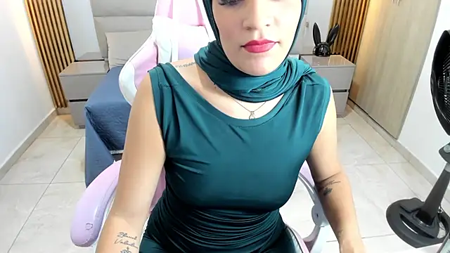 Zulema hamdi online show from February 12, 2025, 6:51 pm