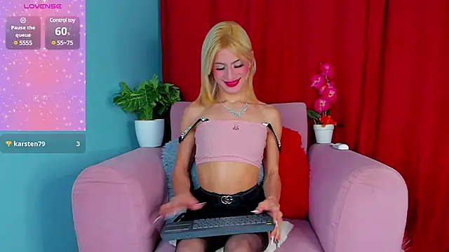 Snapshot of Samantha_Rolon chatting on February 9, 2025, 2:28 am Samantha Rolon online show from February 9, 2025, 2:28 am