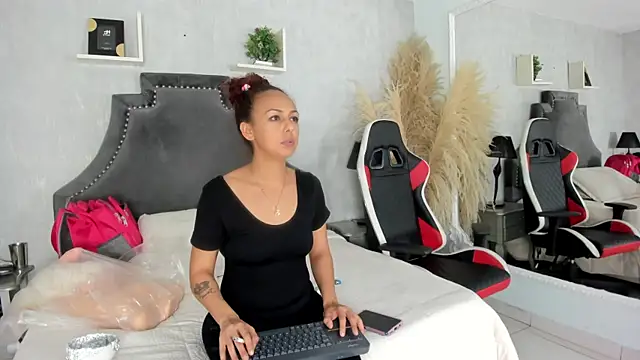DalayMoore online show from July 13, 2026, 8:11 pm
