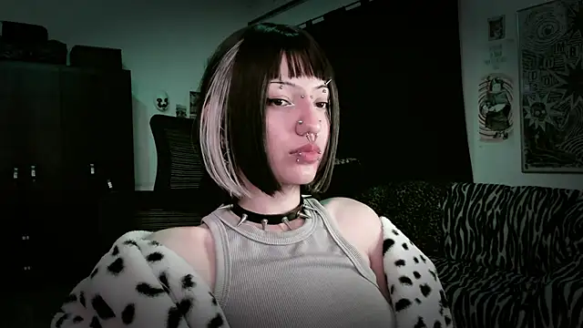roxy toxic online show from May 15, 2026, 10:50 pm