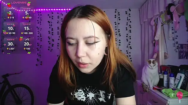 Snapshot of _codeline chatting on October 4, 2025, 5:27 am codeline online show from October 4, 2025, 5:27 am