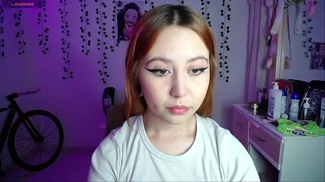 Snapshot of _codeline chatting on October 9, 2025, 5:16 am codeline online show from October 9, 2025, 5:16 am