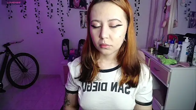 Snapshot of _codeline chatting on October 16, 2025, 11:28 pm codeline online show from October 16, 2025, 11:28 pm