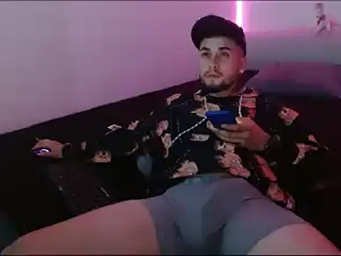 Snapshot of Lliam_2 chatting on January 22, 2025, 6:20 am Lliam 2 online show from January 22, 2025, 6:20 am