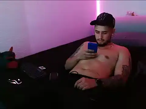 Snapshot of Lliam_2 chatting on January 26, 2025, 6:58 pm Lliam 2 online show from January 26, 2025, 6:58 pm