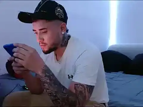 Snapshot of Lliam_2 chatting on February 1, 2025, 6:51 pm Lliam 2 online show from February 1, 2025, 6:51 pm