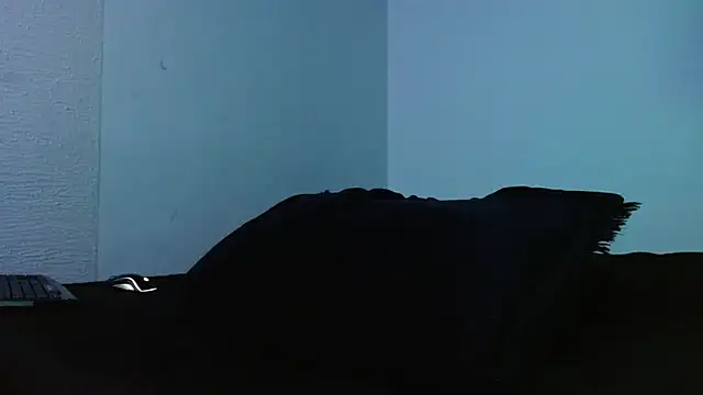 Snapshot of Lliam_2 chatting on September 27, 2025, 5:23 am Lliam 2 online show from September 27, 2025, 5:23 am