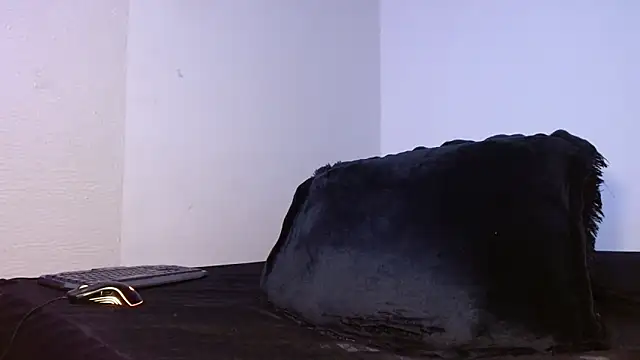 Snapshot of Lliam_2 chatting on September 29, 2025, 3:44 am Lliam 2 online show from September 29, 2025, 3:44 am