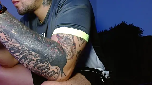 Snapshot of Lliam_2 chatting on October 18, 2025, 2:03 am Lliam 2 online show from October 18, 2025, 2:03 am