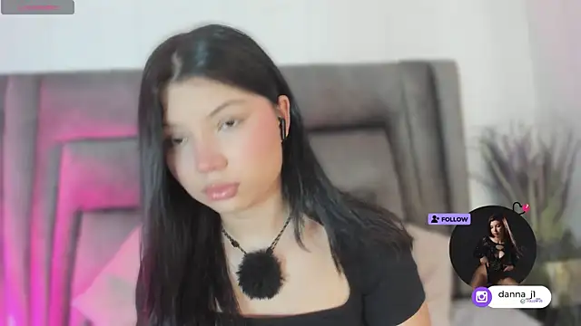 DannaJhonson1 online show from May 14, 2026, 7:42 pm
