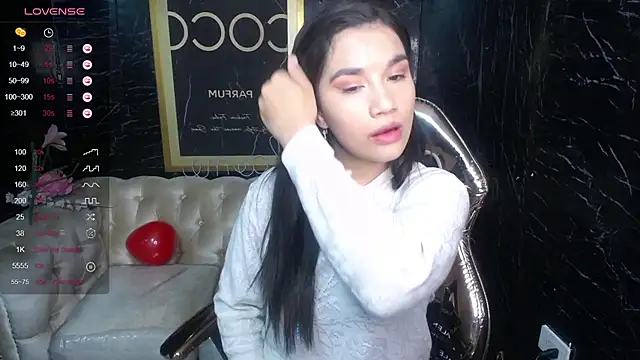 Skye Little v online show from February 14, 2025, 2:44 pm