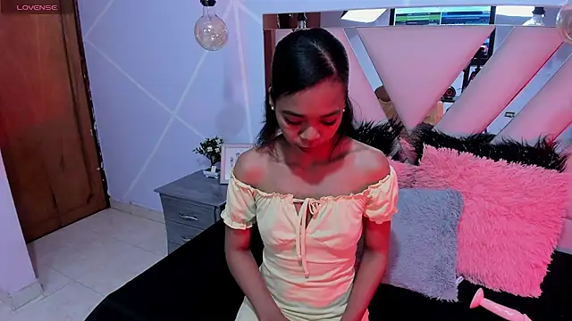 Snapshot of Gletty_noa chatting on January 23, 2025, 6:39 am Gletty noa online show from January 23, 2025, 6:39 am