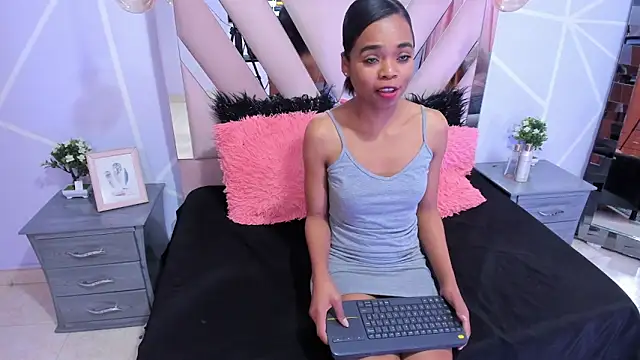 Snapshot of Gletty_noa chatting on January 30, 2025, 6:35 am Gletty noa online show from January 30, 2025, 6:35 am