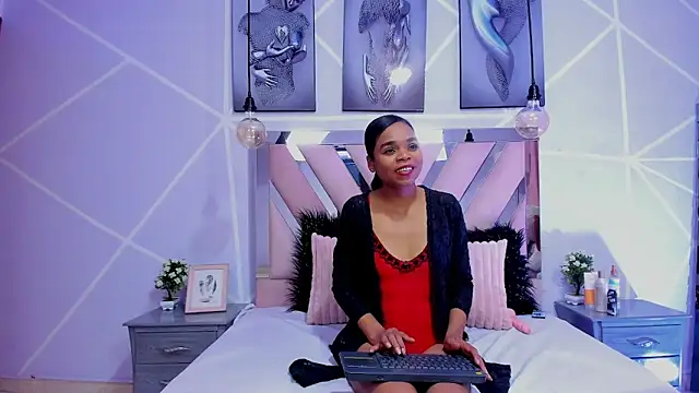 Snapshot of Gletty_noa chatting on February 19, 2025, 3:39 am Gletty noa online show from February 19, 2025, 3:39 am