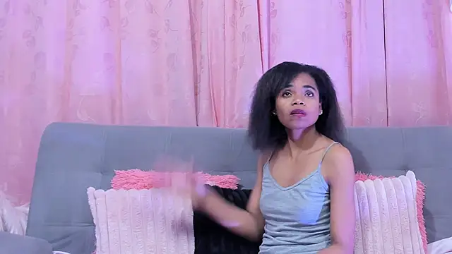 Snapshot of Gletty_noa chatting on February 25, 2025, 12:45 pm Gletty noa online show from February 25, 2025, 12:45 pm
