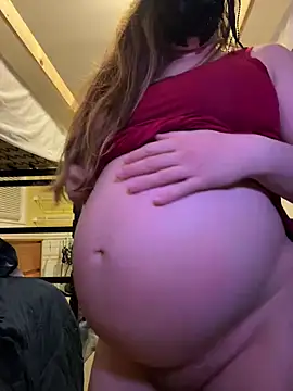 Snapshot of pregnant_bella_ chatting on February 1, 2025, 6:21 am pregnant bella online show from February 1, 2025, 6:21 am